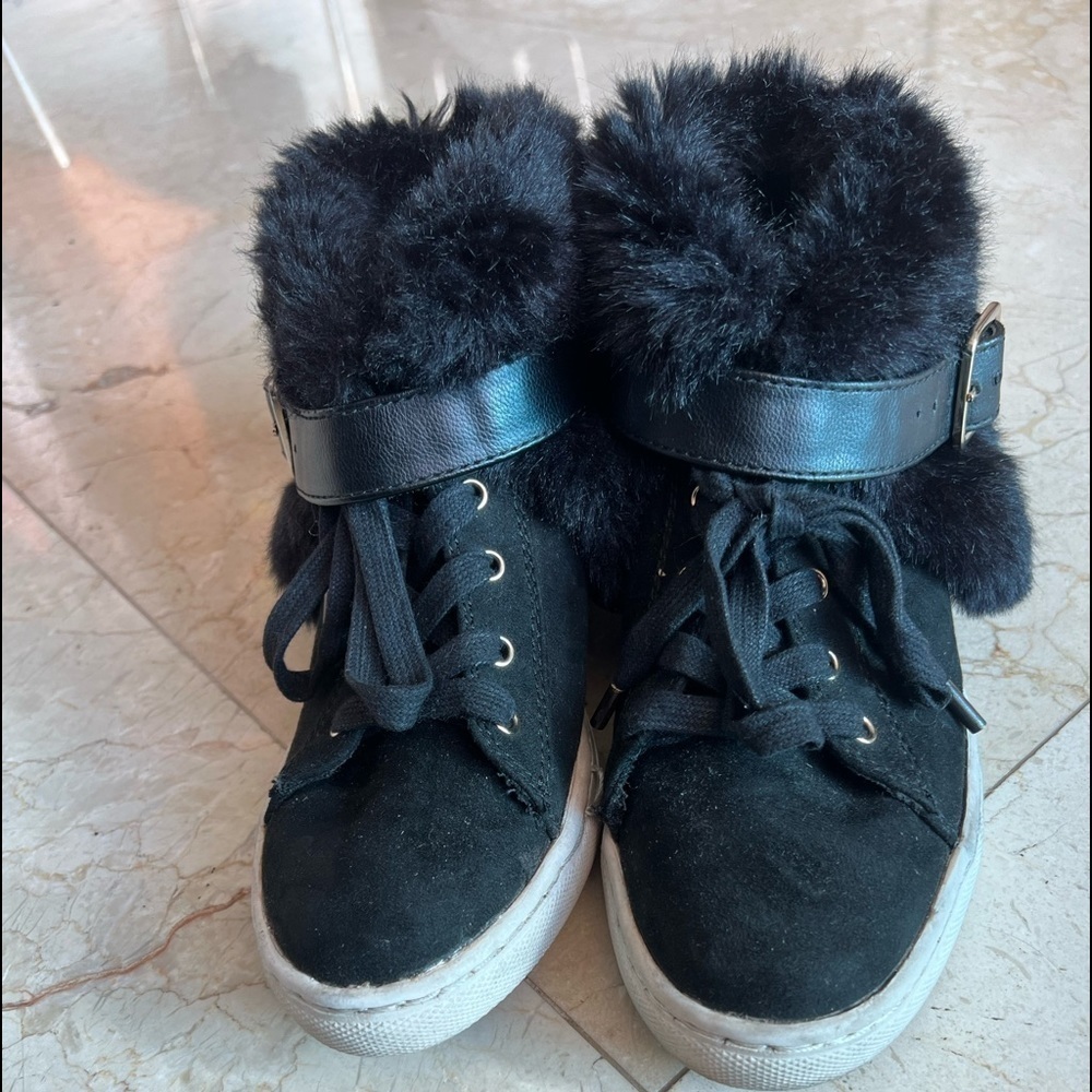 JLo Jennifer López Fur Hightop Sneackers Size 7,5